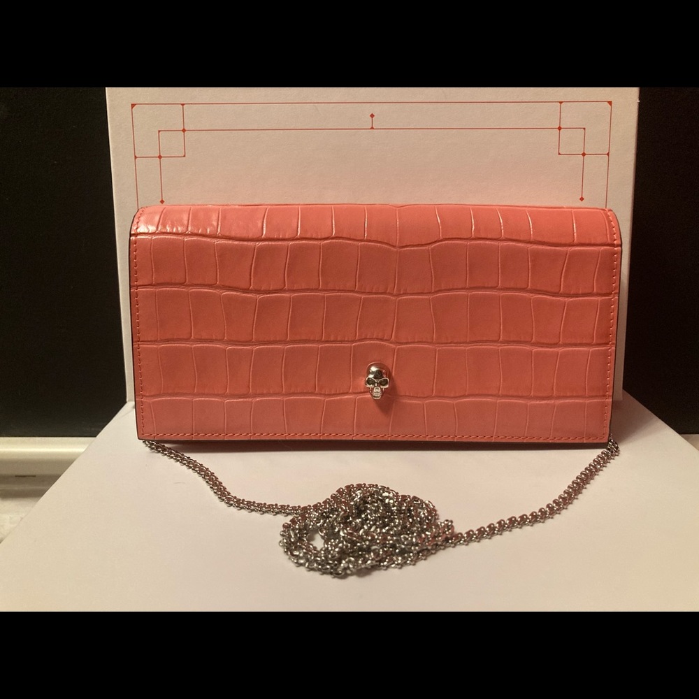 ALEXANDER McQUEEN Skull Wallet On Chain in Croc-Embossed Pink Leather